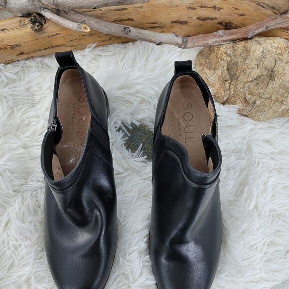 Naturalizer Soul faux leather short booties black - Picture 9 of 13